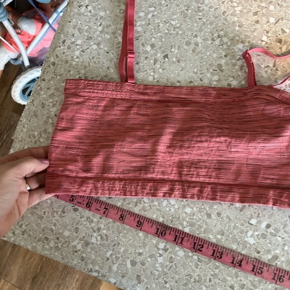 Yitty Nearly Naked Shapewear Jacquard
Bandeau XL/XXL With a Removable Straps - Picture 8 of 10